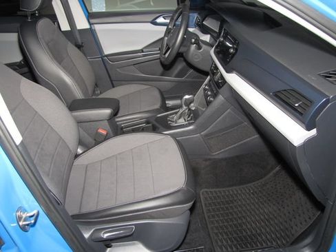 Used 2022 Volkswagen Taos SE FWD image 18