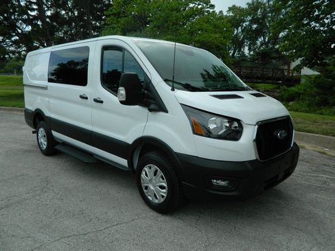Used 2023 Ford Transit 250 Low Roof RWD image 3