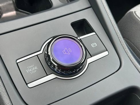 Certified 2025 Volkswagen Tiguan S FWD image 29