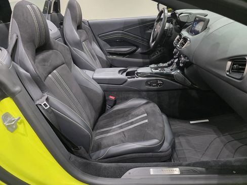 Used 2023 Aston Martin V8 Vantage Roadster RWD image 18