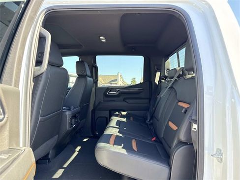 Used 2024 GMC Sierra 1500 AT4 w/ Technology Package image 12