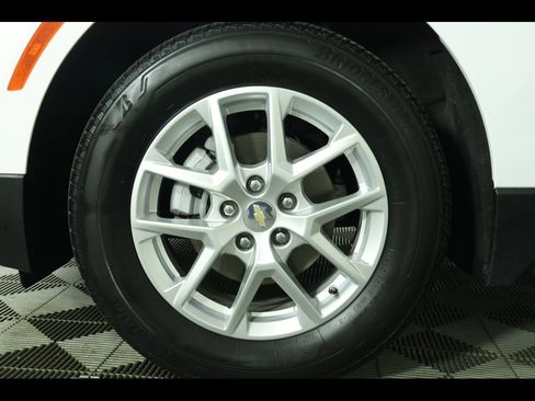 Used 2022 Chevrolet Equinox LT image 24