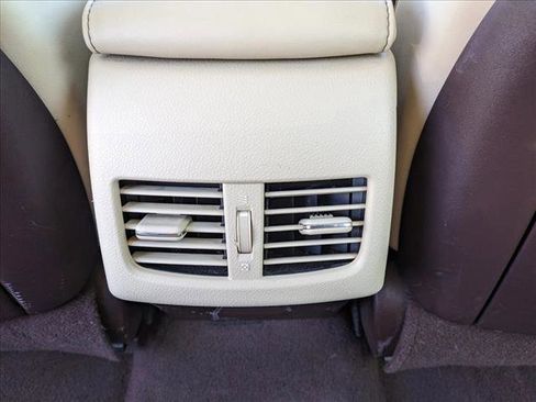 Used 2016 Lexus ES 300h image 17