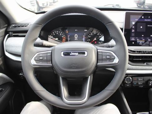 Used 2022 Jeep Compass Latitude w/ Sun and Sound Group image 12