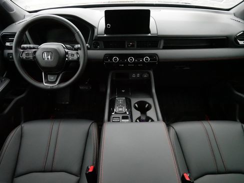 Certified 2025 Honda Pilot TrailSport image 10