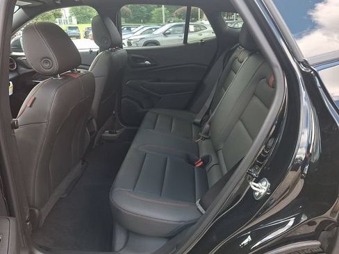 Used 2026 Chevrolet Trax RS w/ Sunroof Package FWD image 17