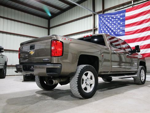 Used 2015 Chevrolet Silverado 2500 High Country AWD/4WD image 12