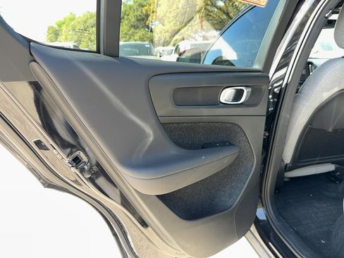 Certified 2023 Volvo C40 P8 Recharge Ultimate w/ Protection Package Premier image 11