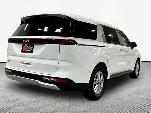 Used 2024 Kia Carnival LX FWD image 6