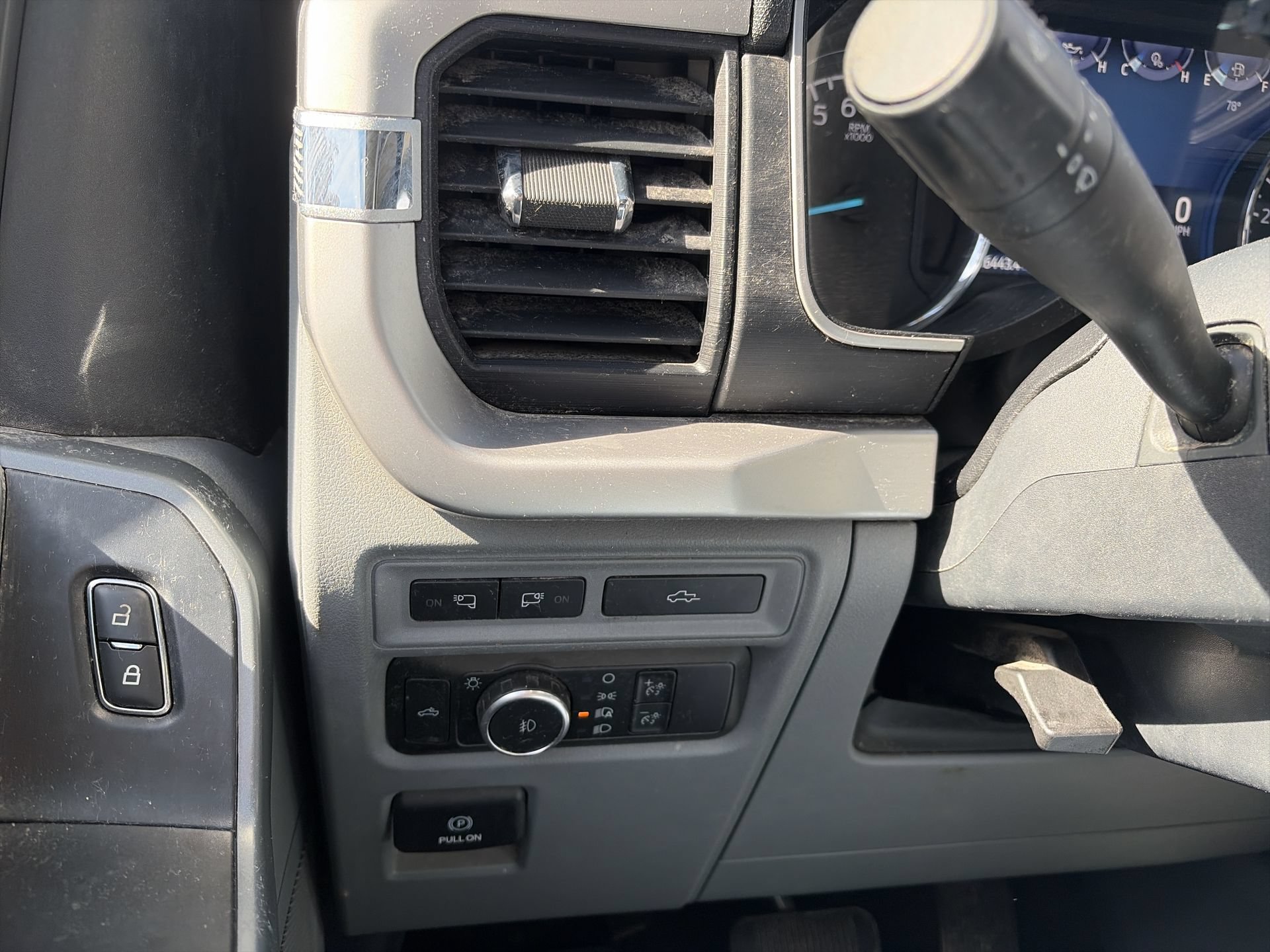 Used 2022 Ford F150 XLT w/ Equipment Group 302A High AWD/4WD image 19