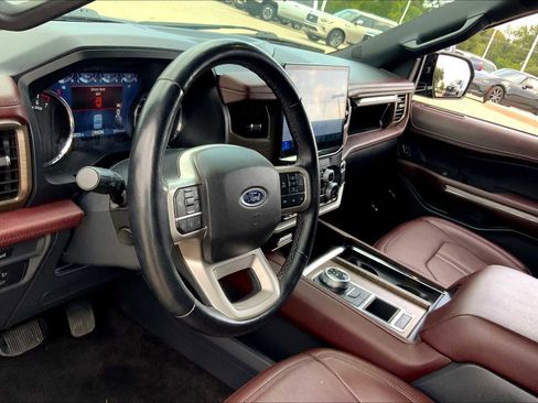 Used 2022 Ford Expedition Limited image 15