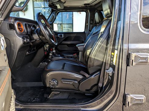 Used 2022 Jeep Gladiator Mojave w/ Cold Weather Group image 12