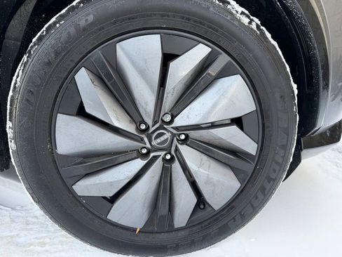 Used 2025 Nissan Ariya AWD image 28