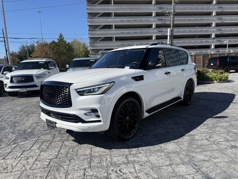 Certified 2022 INFINITI QX80 Premium Select w/ Cargo Package image 3