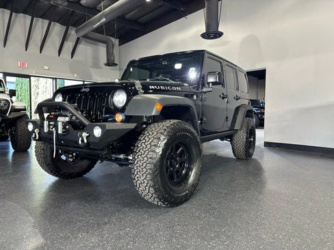 Used 2017 Jeep Wrangler Unlimited Rubicon w/ Connectivity Group image 31