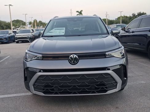 New 2026 Volkswagen Taos SE FWD image 2