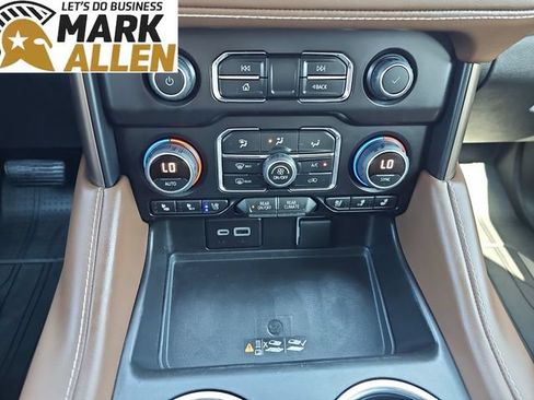 Used 2023 Chevrolet Tahoe High Country w/ Premium Package 2 AWD/4WD image 18