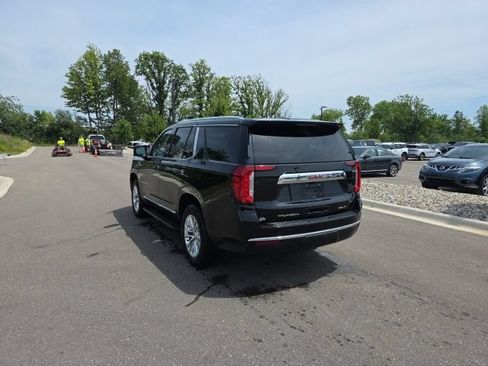 Used 2023 GMC Yukon SLT w/ SLT Premium Package AWD/4WD image 5