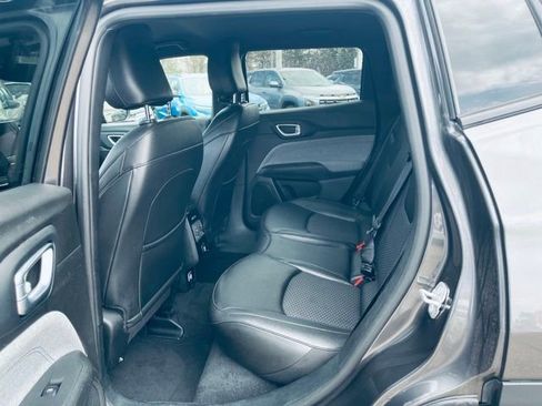 Used 2024 Jeep Compass Latitude image 23