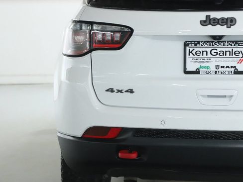 Used 2025 Jeep Compass Trailhawk AWD/4WD image 44
