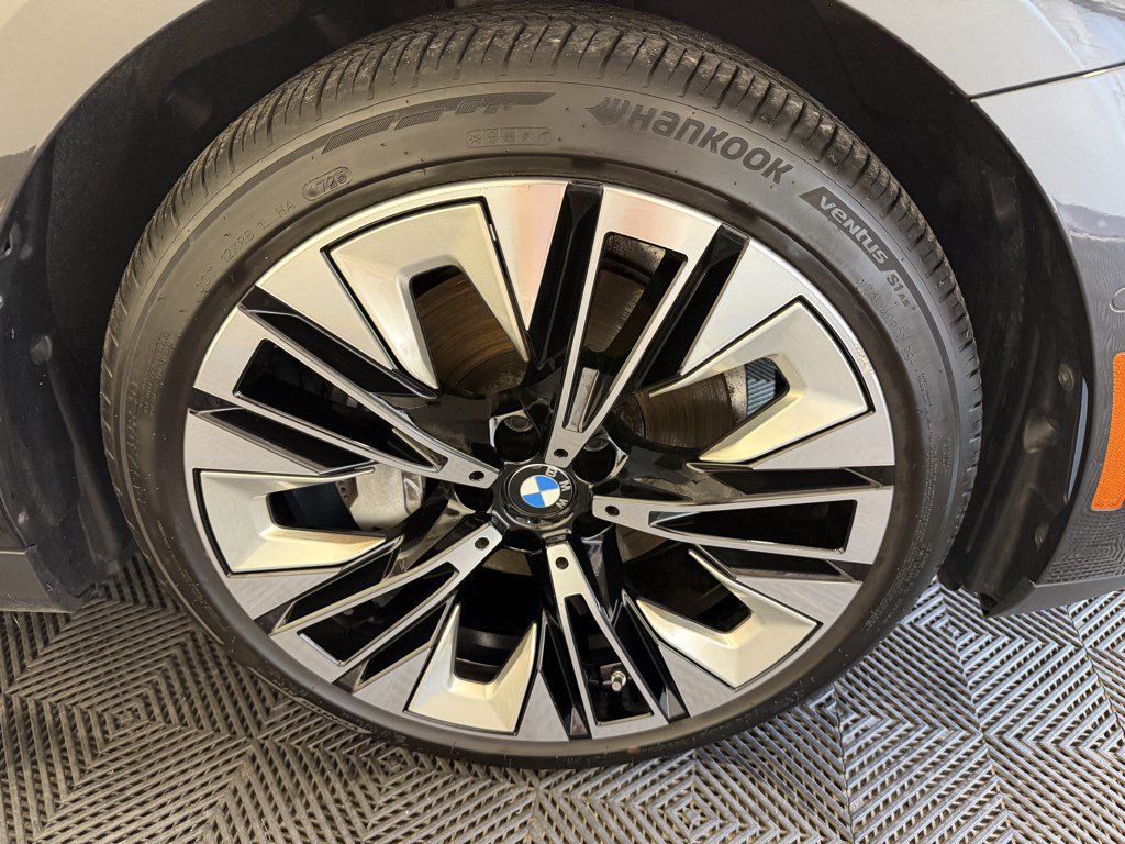 Used 2024 BMW 540i xDrive AWD/4WD image 10