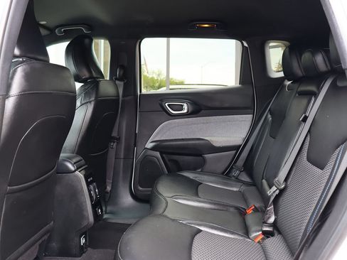Used 2024 Jeep Compass Latitude AWD/4WD image 30