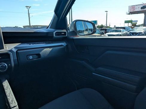 Used 2024 Toyota Tacoma SR5 AWD/4WD image 17