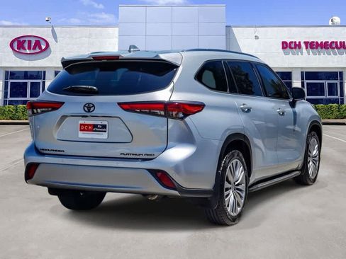 Used 2020 Toyota Highlander Platinum AWD/4WD image 4