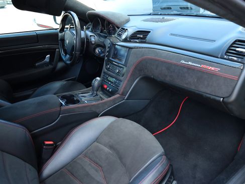 Used 2014 Maserati GranTurismo MC image 28