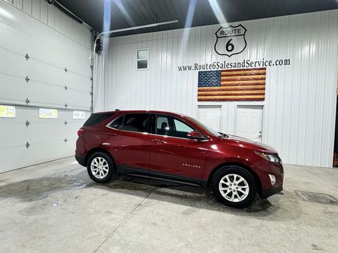 Used 2018 Chevrolet Equinox LT AWD/4WD image 2