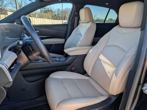 Used 2024 Cadillac XT4 Luxury image 22