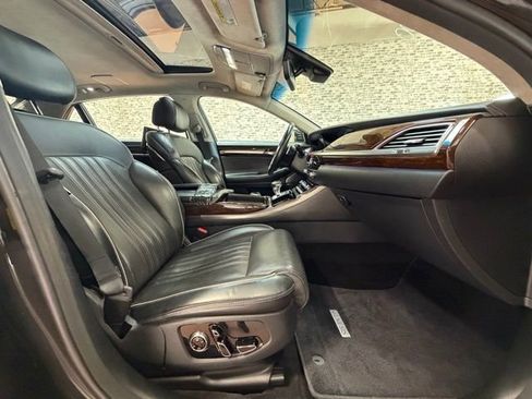 Used 2018 Genesis G90 5.0 Ultimate RWD image 9