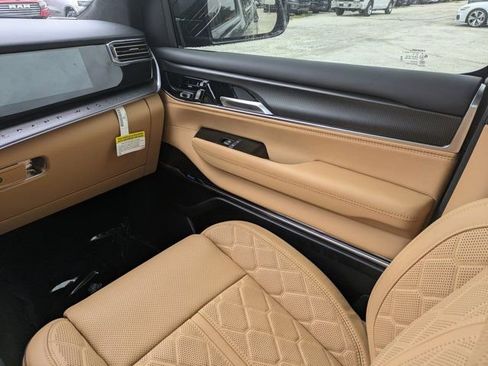 New 2026 Jeep Grand Wagoneer Summit AWD/4WD image 19