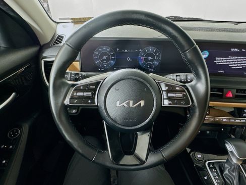 Used 2024 Kia Seltos EX image 11