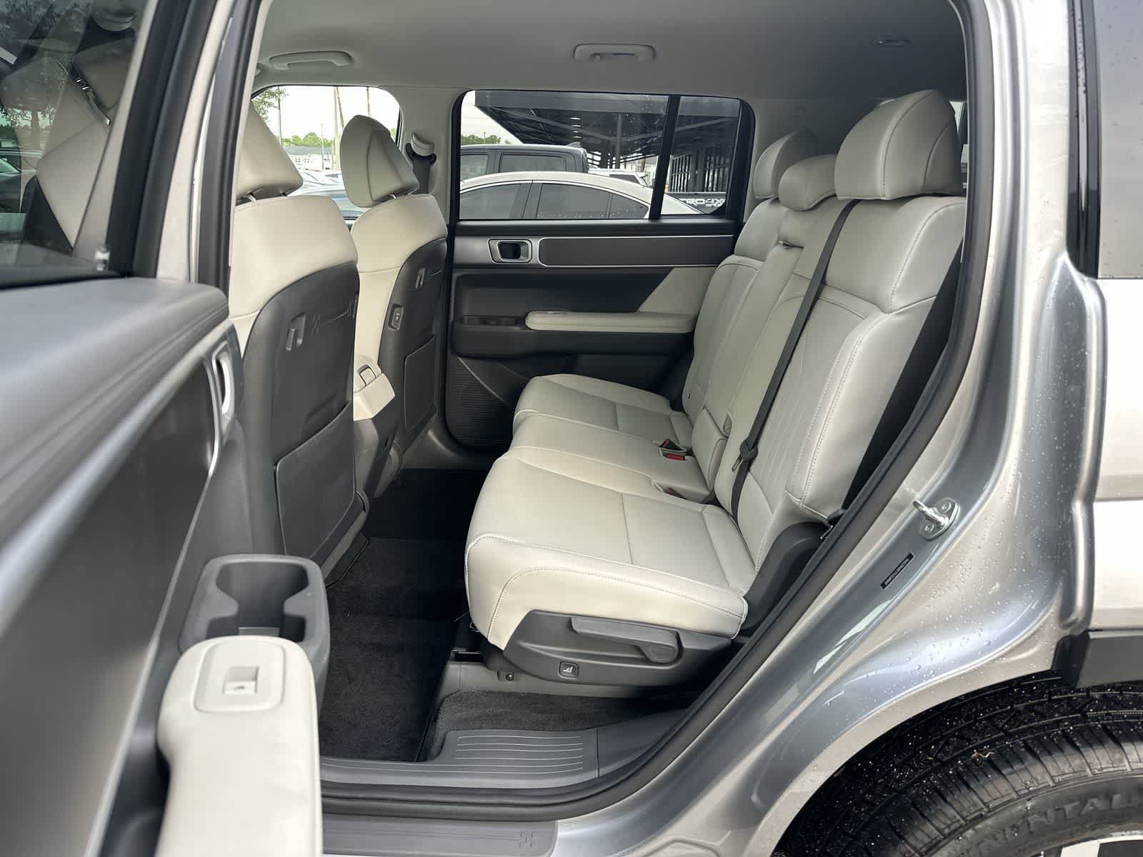 Used 2024 Hyundai Santa Fe SEL AWD/4WD image 4