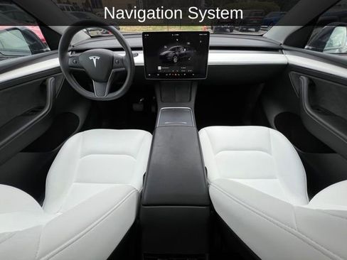 Used 2024 Tesla Model Y Long Range image 2