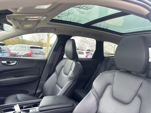 Used 2023 Volvo XC60 B5 Plus AWD/4WD image 25