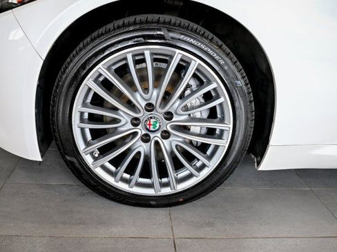Used 2020 Alfa Romeo Giulia Ti AWD/4WD image 44