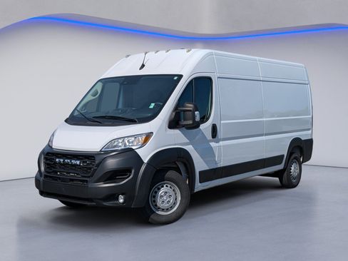 Used 2025 RAM ProMaster 2500 w/ Convenience Group FWD image 2