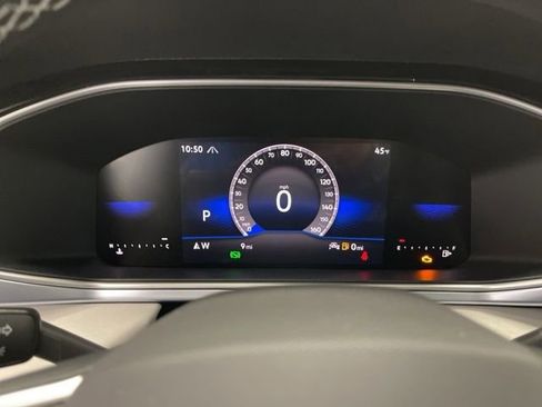 New 2026 Volkswagen Taos SE image 14