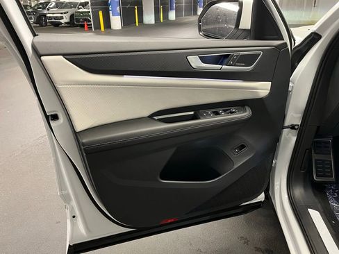 New 2026 Volkswagen Atlas Cross Sport SEL Premium R-Line AWD/4WD image 19