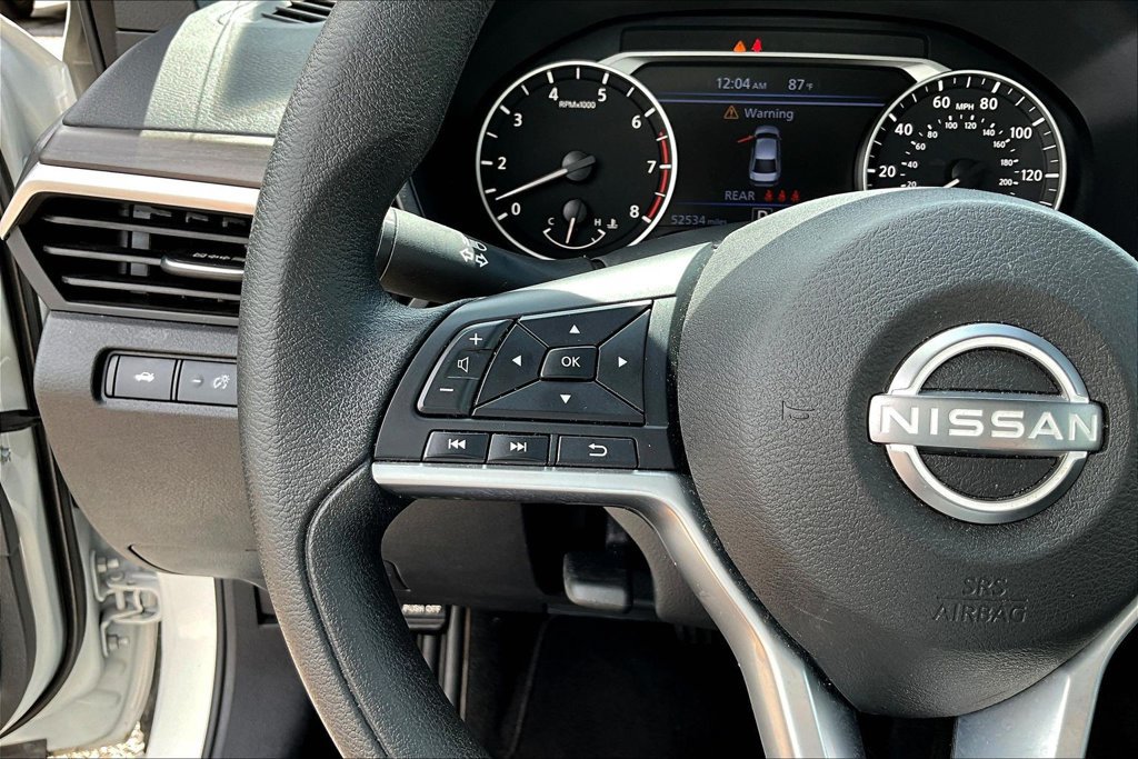 Used 2025 Nissan Altima 2.5 SV FWD image 12