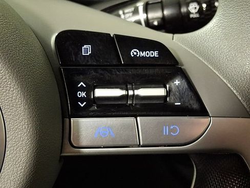 Used 2023 Hyundai Elantra SEL FWD image 21