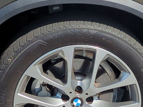 Certified 2022 BMW X5 xDrive40i image 11