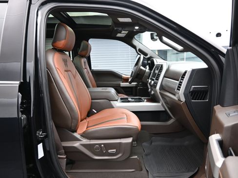 Used 2020 Ford F250 King Ranch w/ King Ranch Ultimate Package AWD/4WD image 13