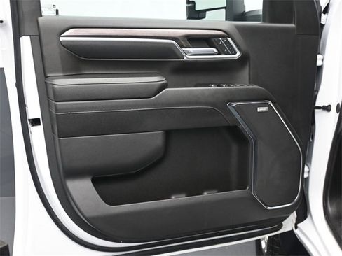 Used 2024 Chevrolet Silverado 2500 LTZ w/ LTZ Plus Package image 22