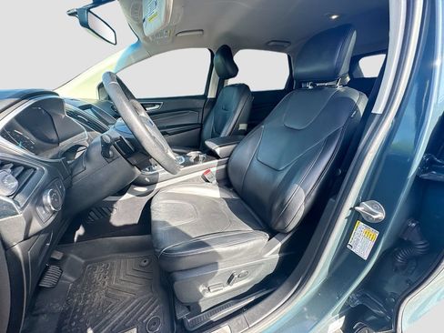 Used 2016 Ford Edge Titanium w/ Technology Package FWD image 23