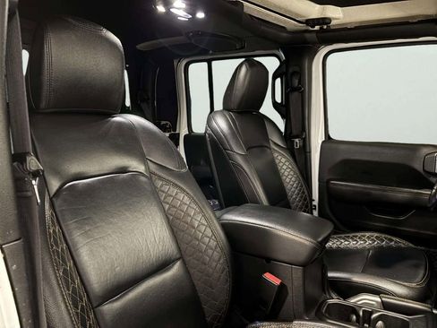 Used 2022 Jeep Gladiator Overland image 25