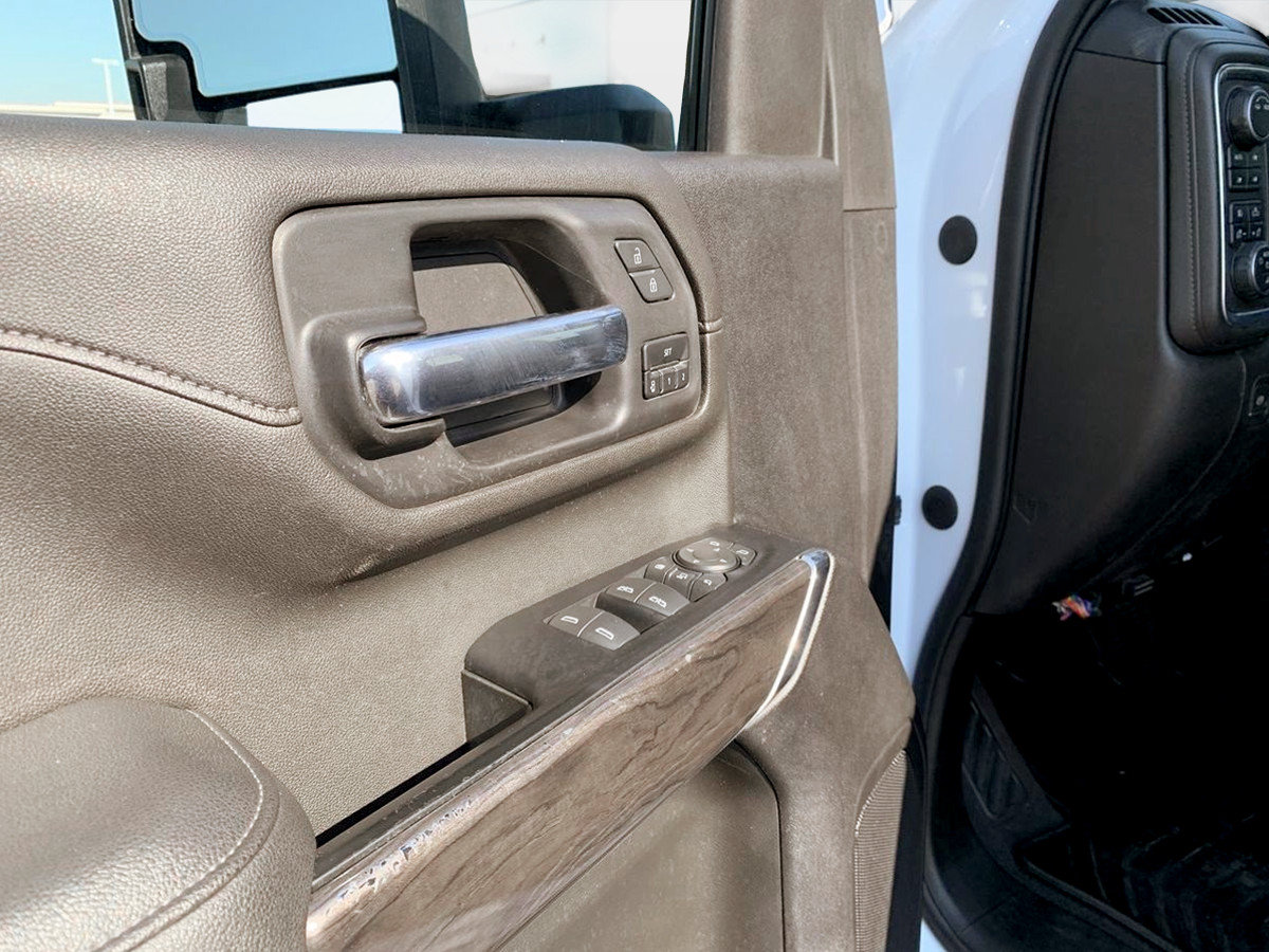 Used 2022 Chevrolet Silverado 2500 LTZ w/ LTZ Plus Package AWD/4WD image 16