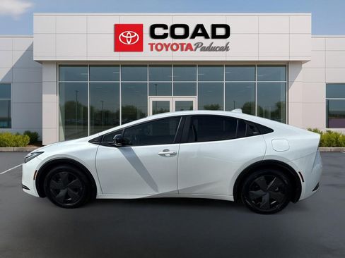 Used 2024 Toyota Prius Prime FWD image 2